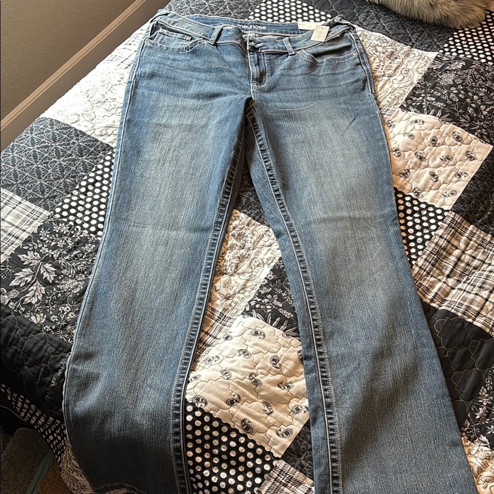 🌺 NWT. Maurice jeans.